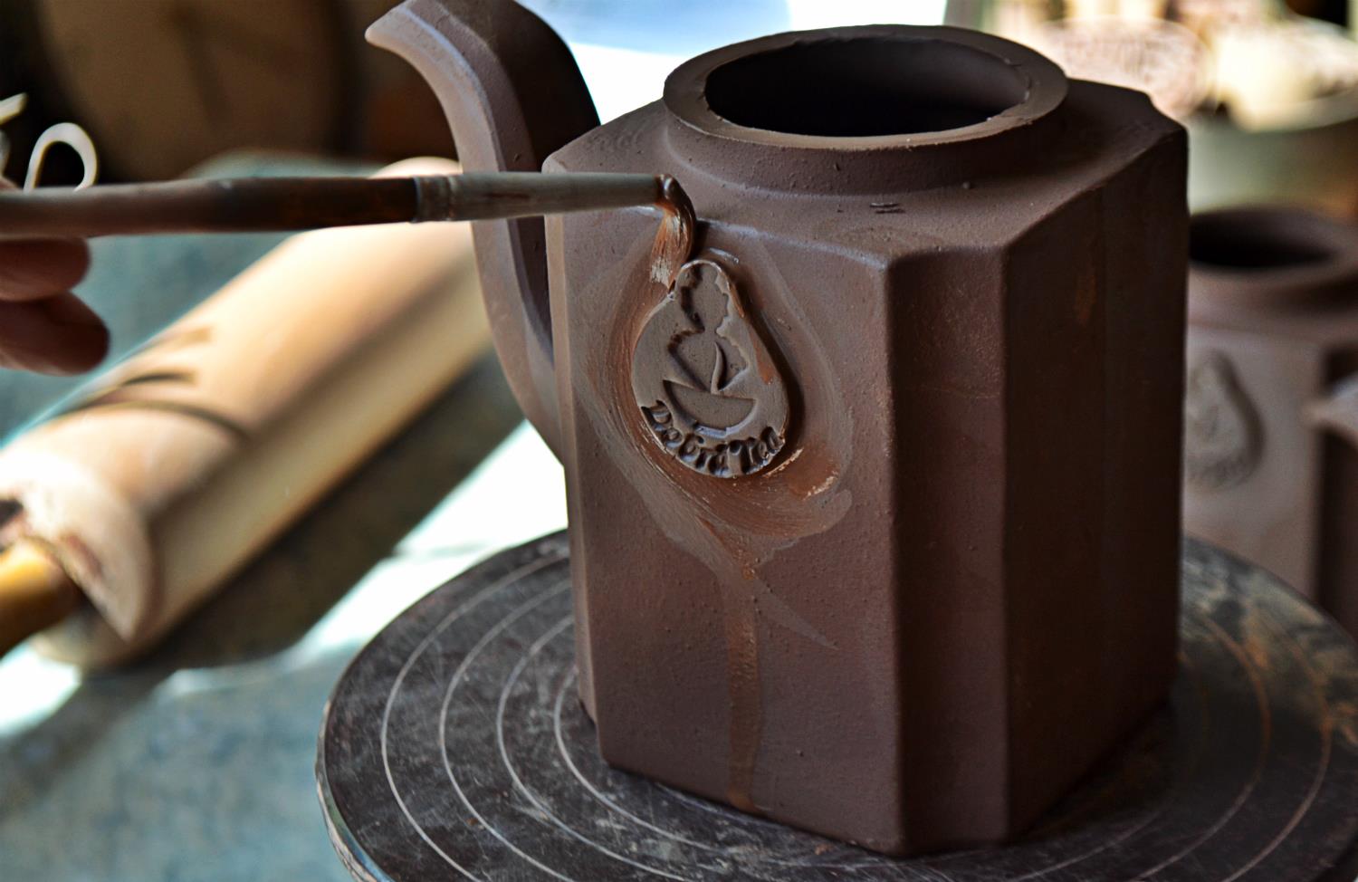 keramická konvice hlína Fortel